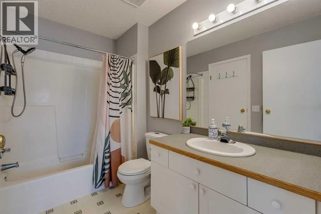 201 Citadel Forest Close NW