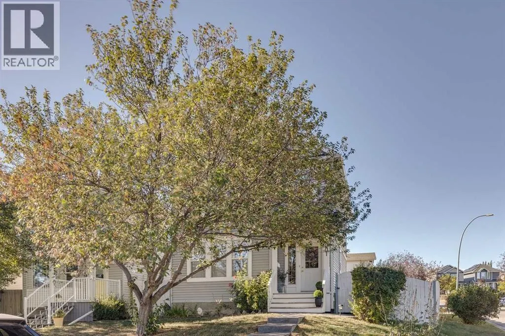 201 Citadel Forest Close NW