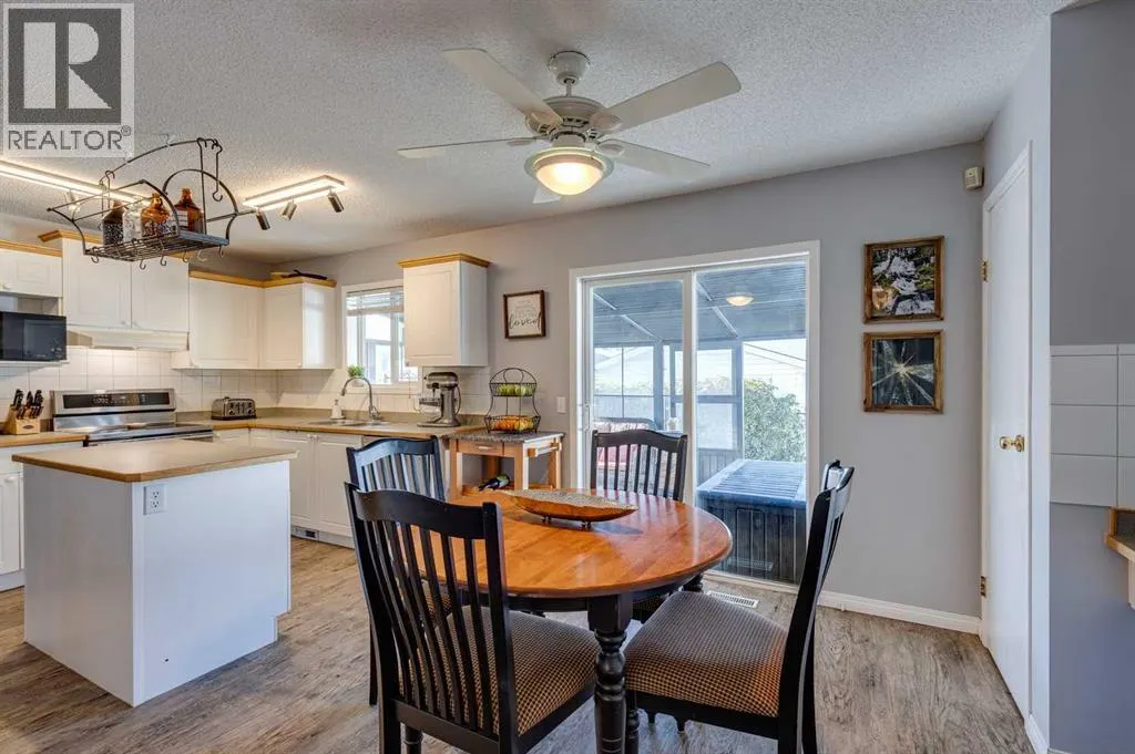 201 Citadel Forest Close NW