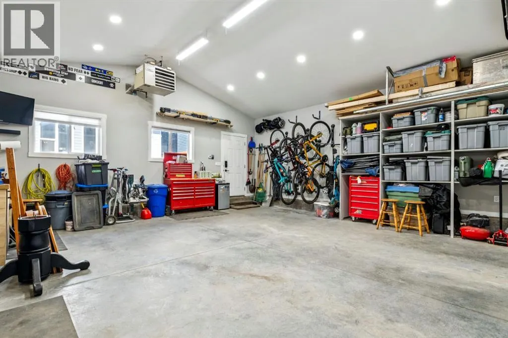 832 Chinook Gate Parade SW