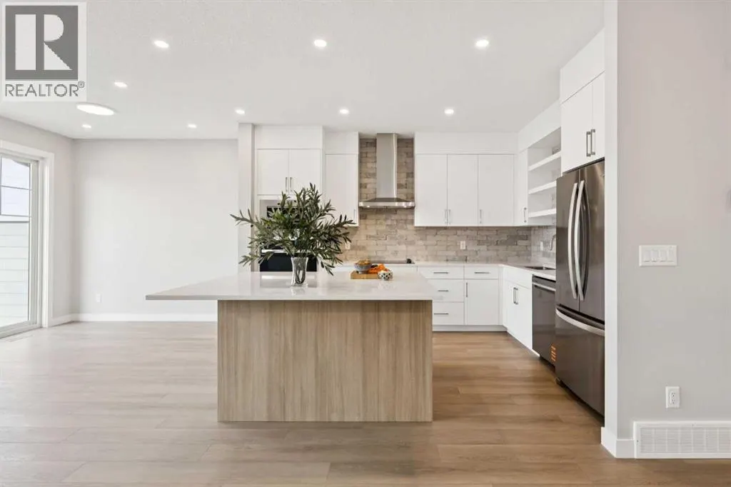 215 Greenwich Drive NW