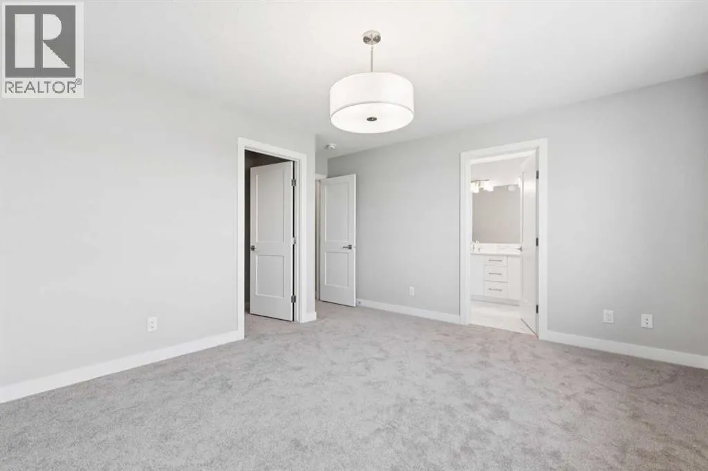 215 Greenwich Drive NW