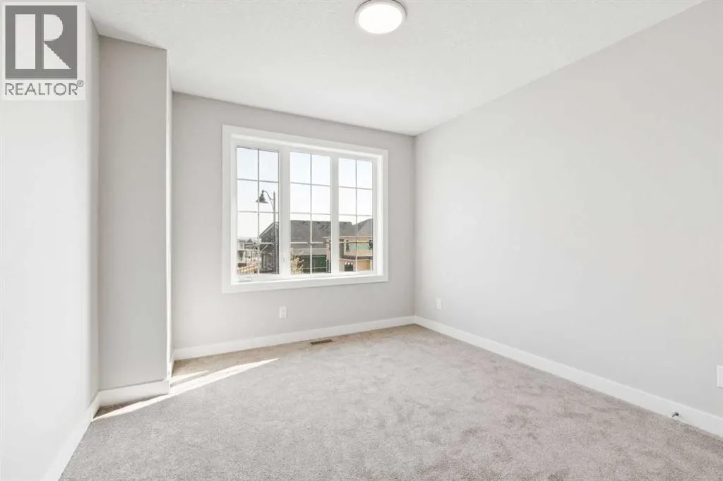 215 Greenwich Drive NW