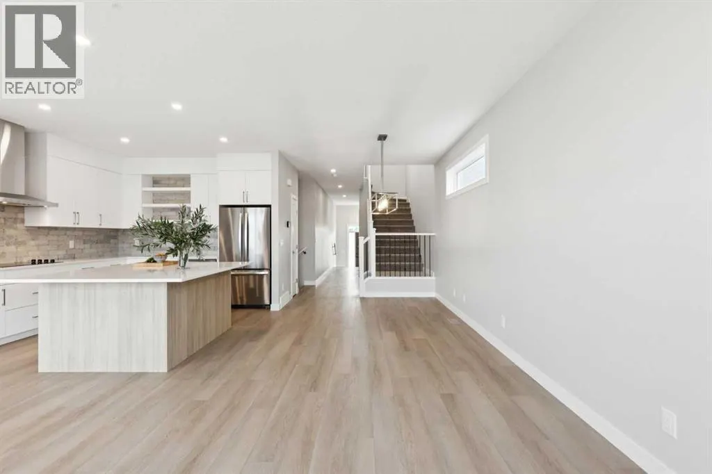 215 Greenwich Drive NW