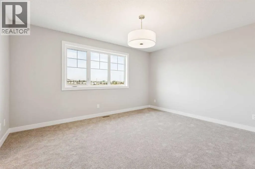 215 Greenwich Drive NW