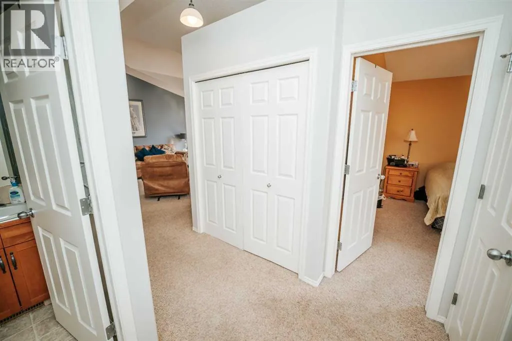 208 Silkstone Bay W