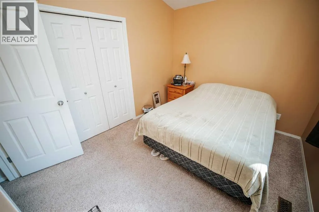 208 Silkstone Bay W