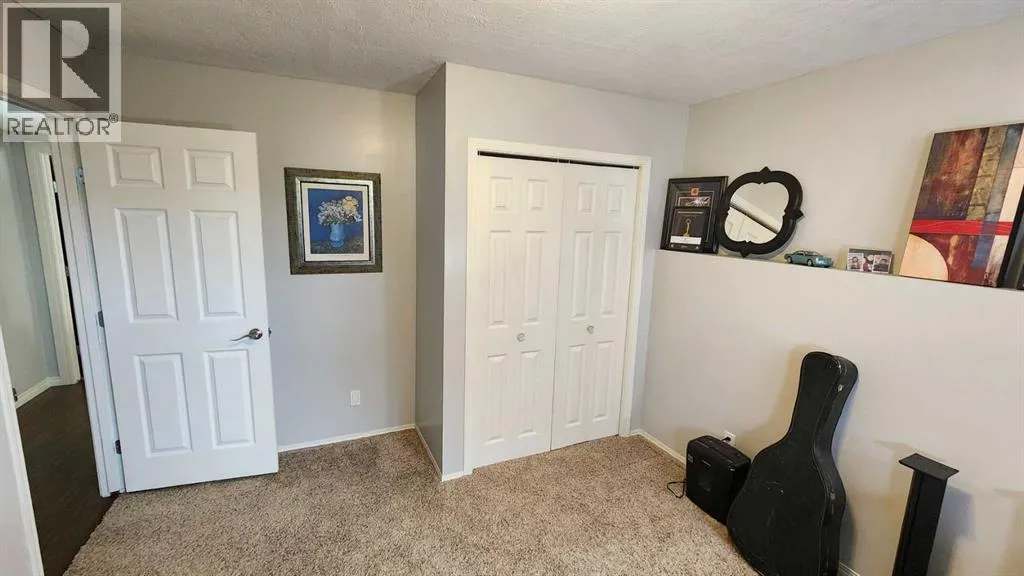 208 Silkstone Bay W