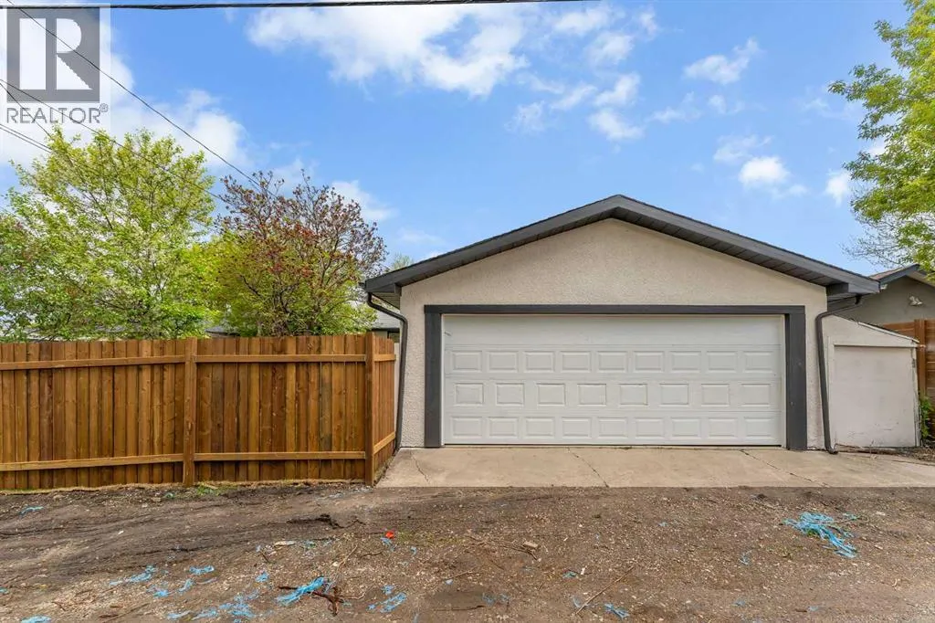 1512 Robson Crescent SE