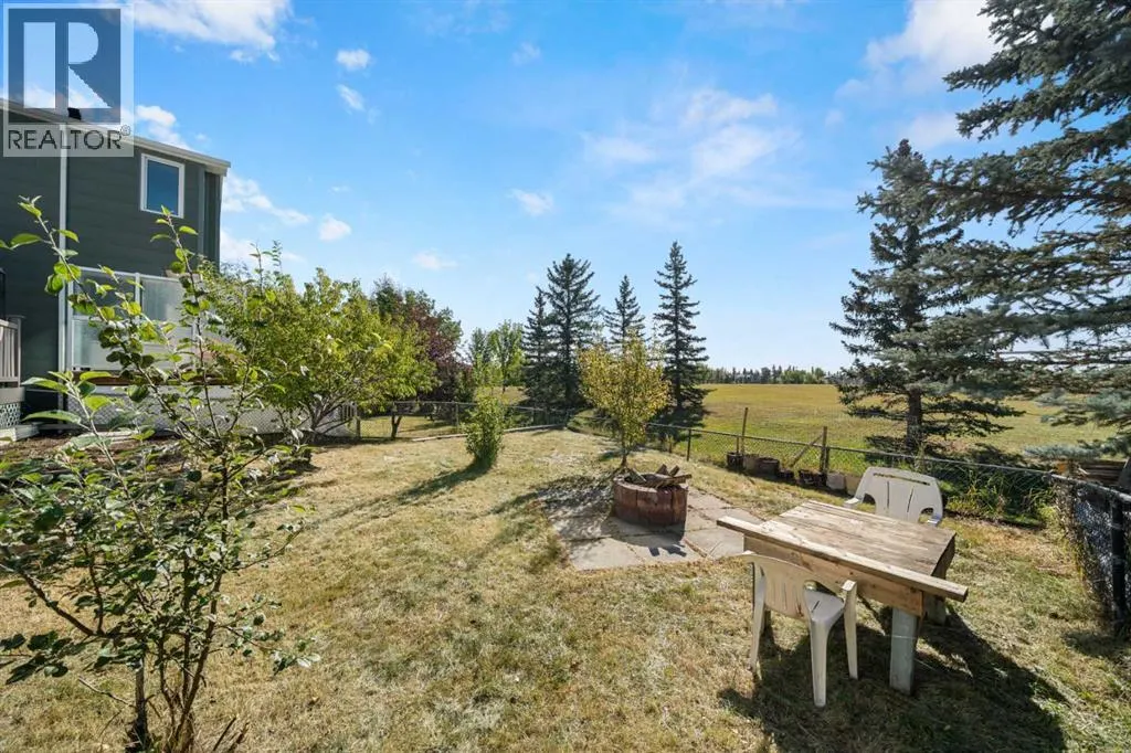 24 Riverside Crescent SE