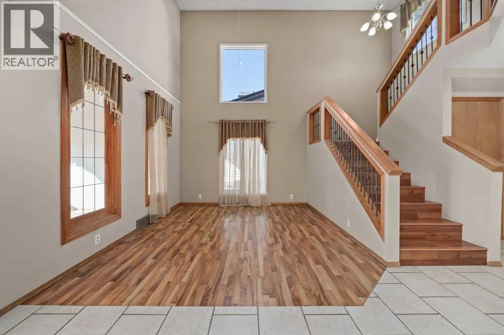 24 Riverside Crescent SE