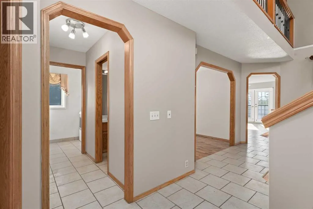 24 Riverside Crescent SE