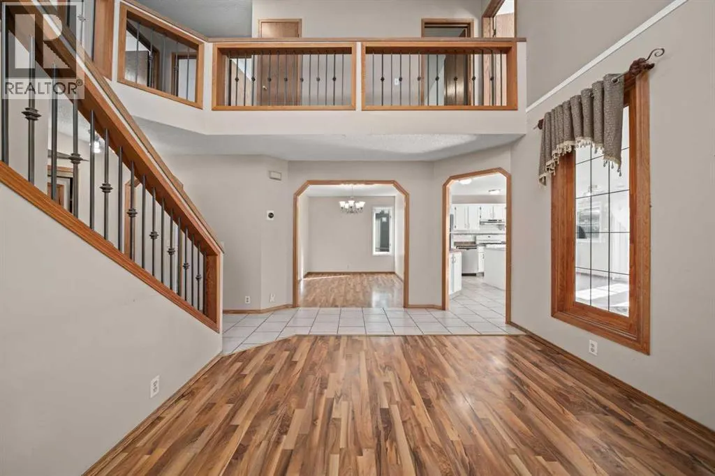 24 Riverside Crescent SE