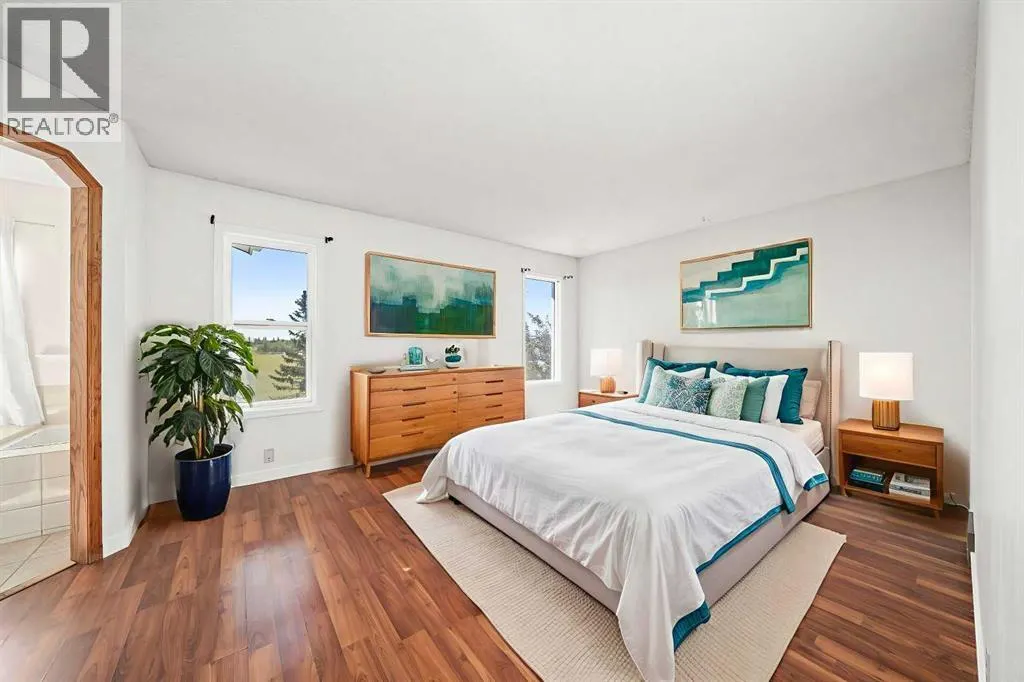 24 Riverside Crescent SE