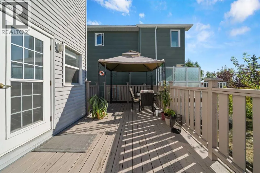 24 Riverside Crescent SE