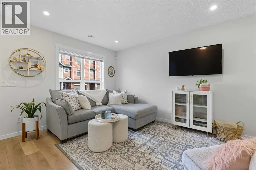 253 Cranbrook Square SE