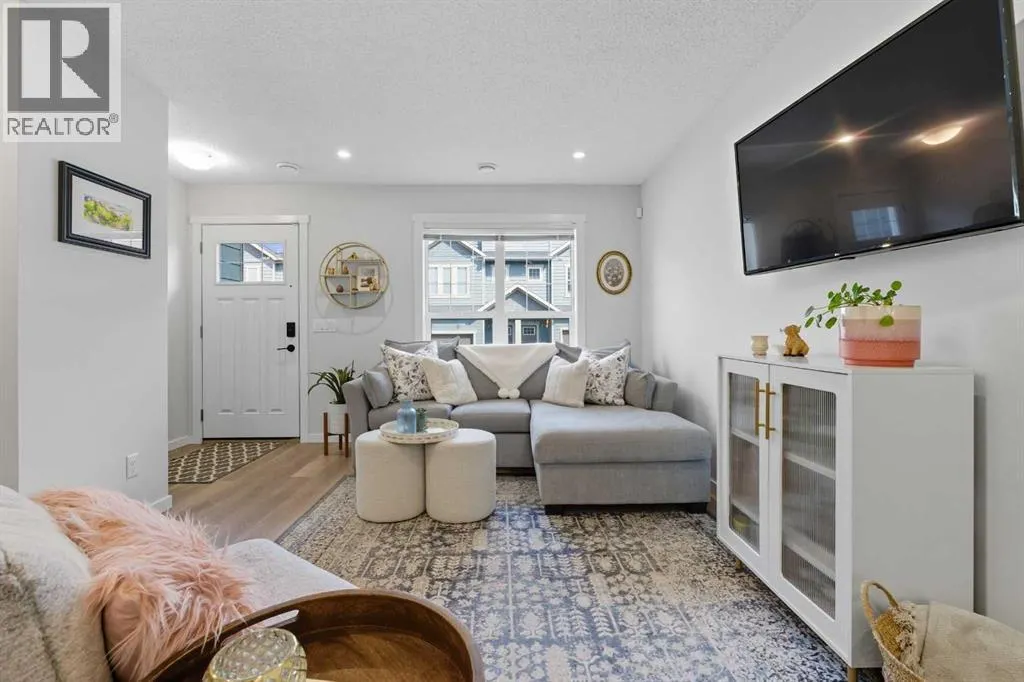 253 Cranbrook Square SE