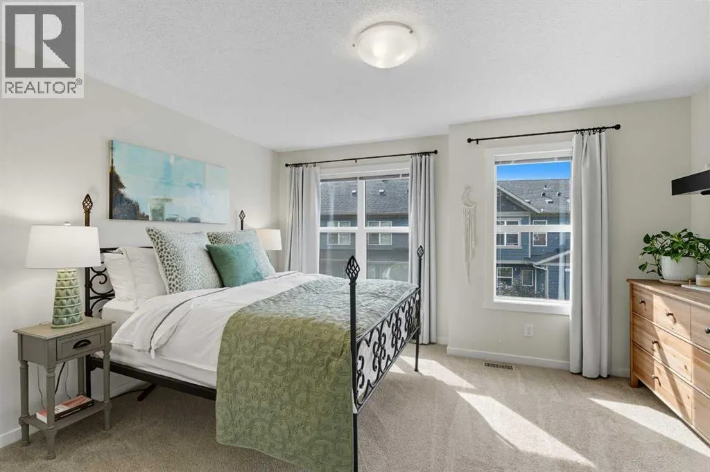253 Cranbrook Square SE