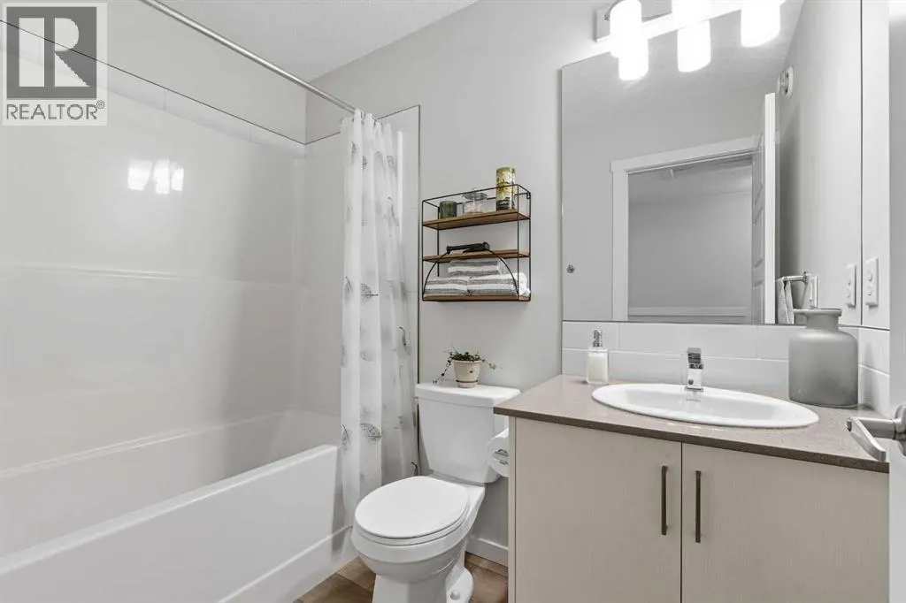 253 Cranbrook Square SE