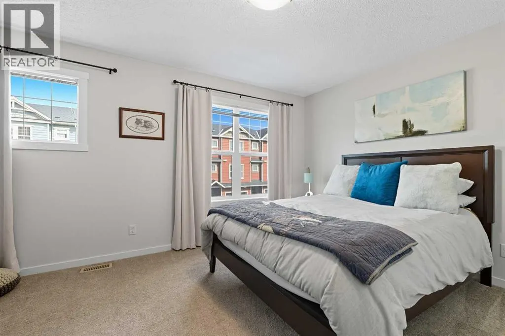 253 Cranbrook Square SE