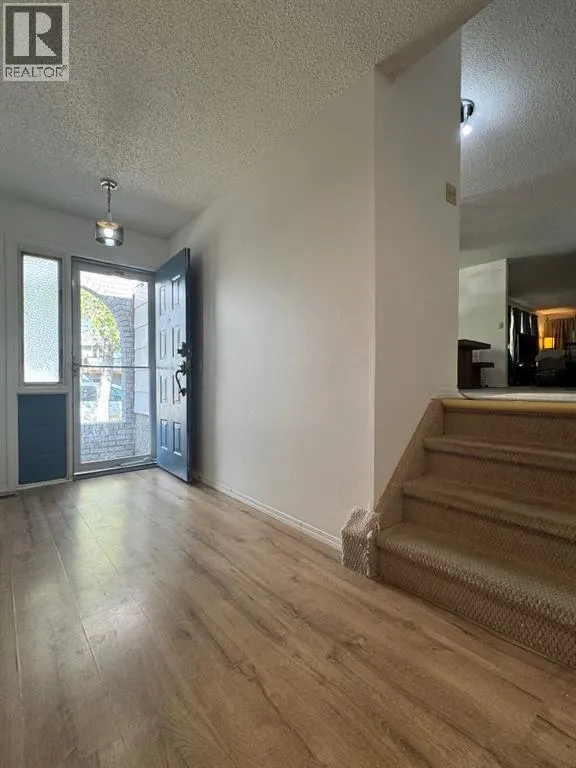 3807 62 Street