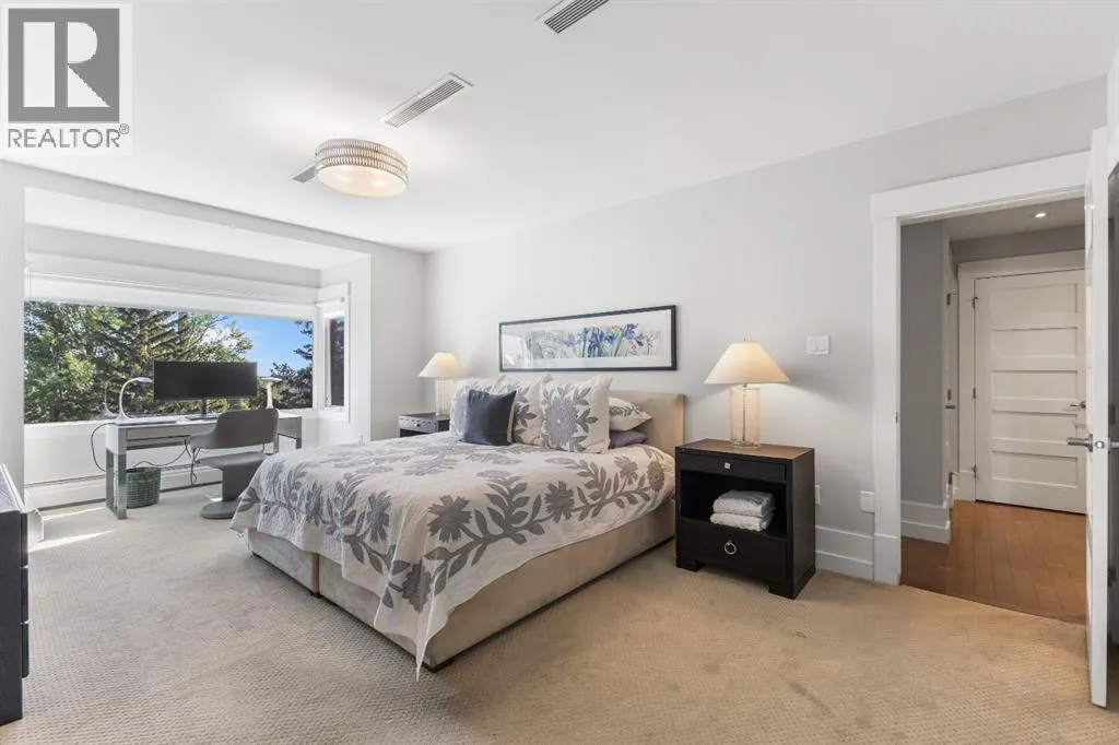 4N, 222 Eagle Ridge Drive SW