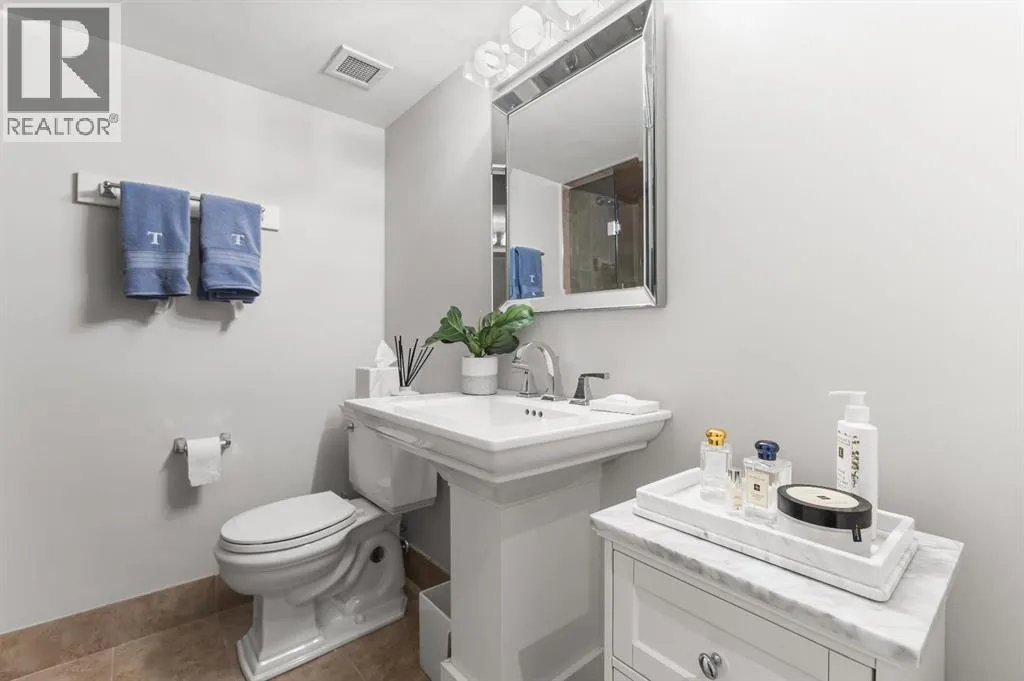 4N, 222 Eagle Ridge Drive SW