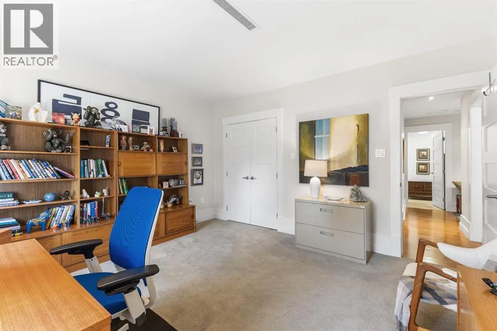 4N, 222 Eagle Ridge Drive SW