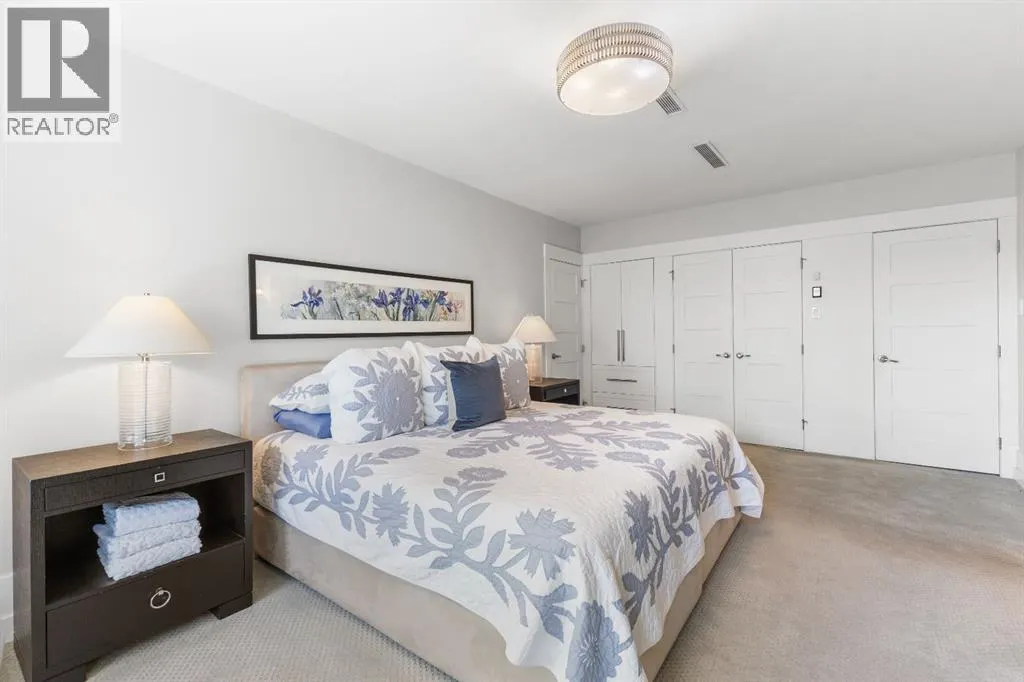 4N, 222 Eagle Ridge Drive SW