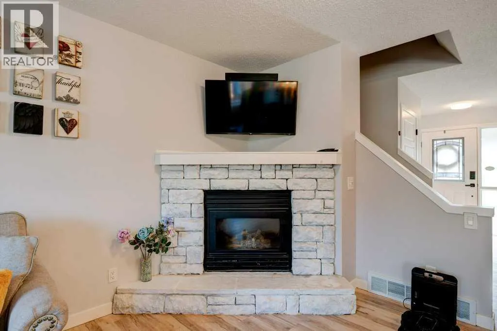 15 Chaparral Crescent SE