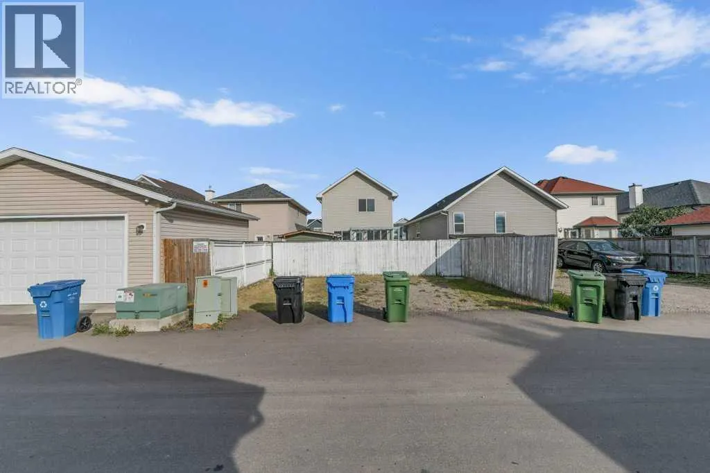 204 Tarington Close NE