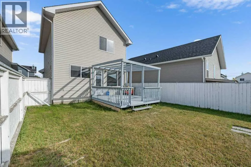 204 Tarington Close NE