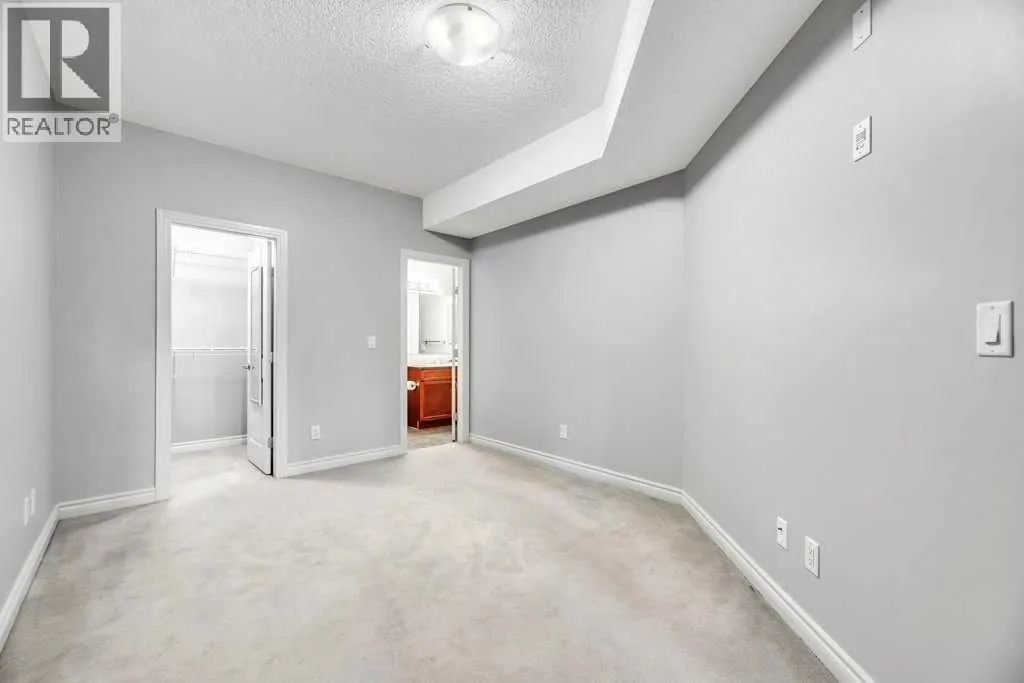 127, 60 Royal Oak Plaza NW