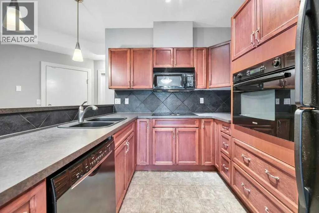 127, 60 Royal Oak Plaza NW