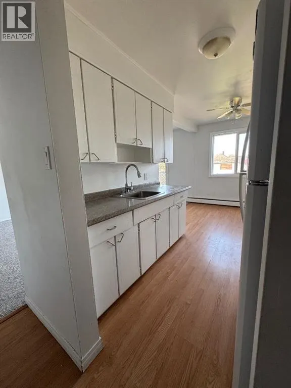 201, 10014 Morrison Street