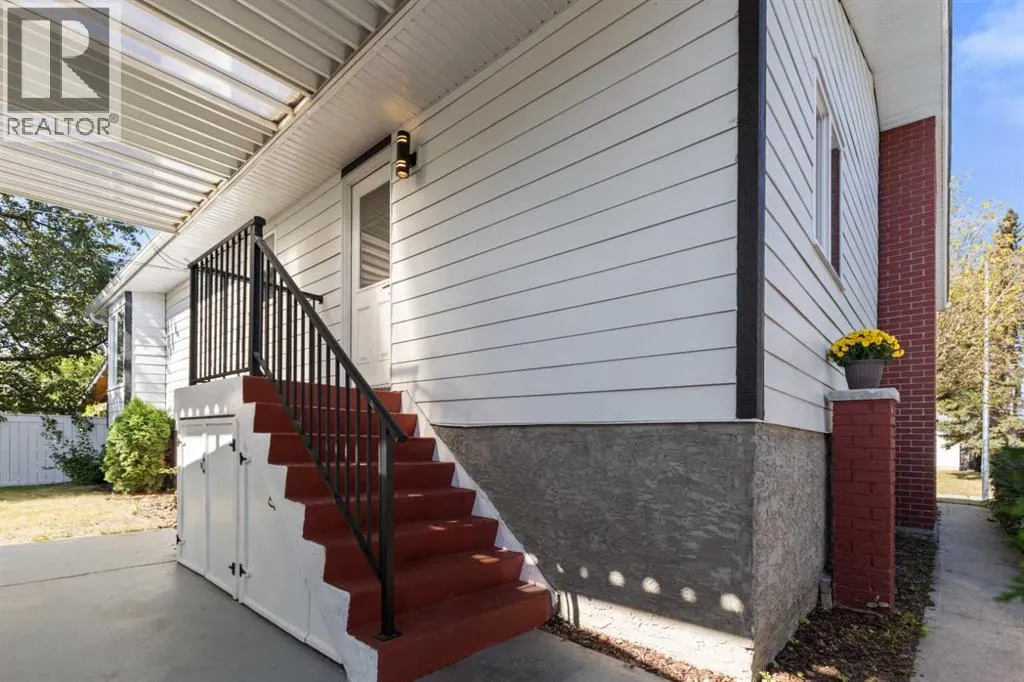 10616 Mapleglen Crescent SE
