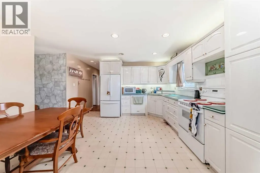 2107 Munro Drive NE
