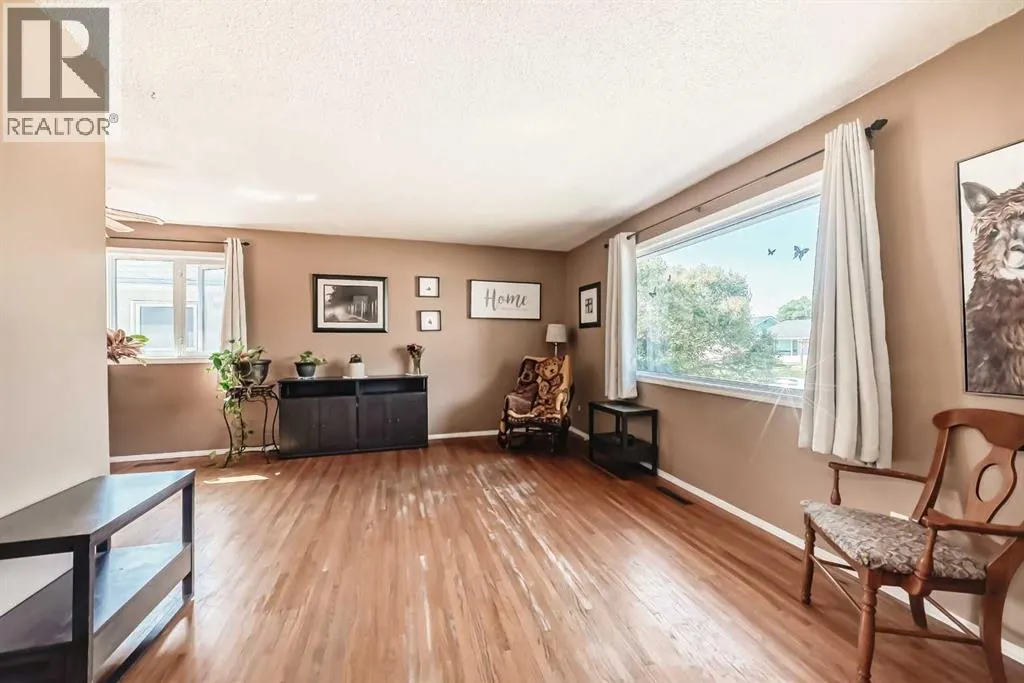 2107 Munro Drive NE