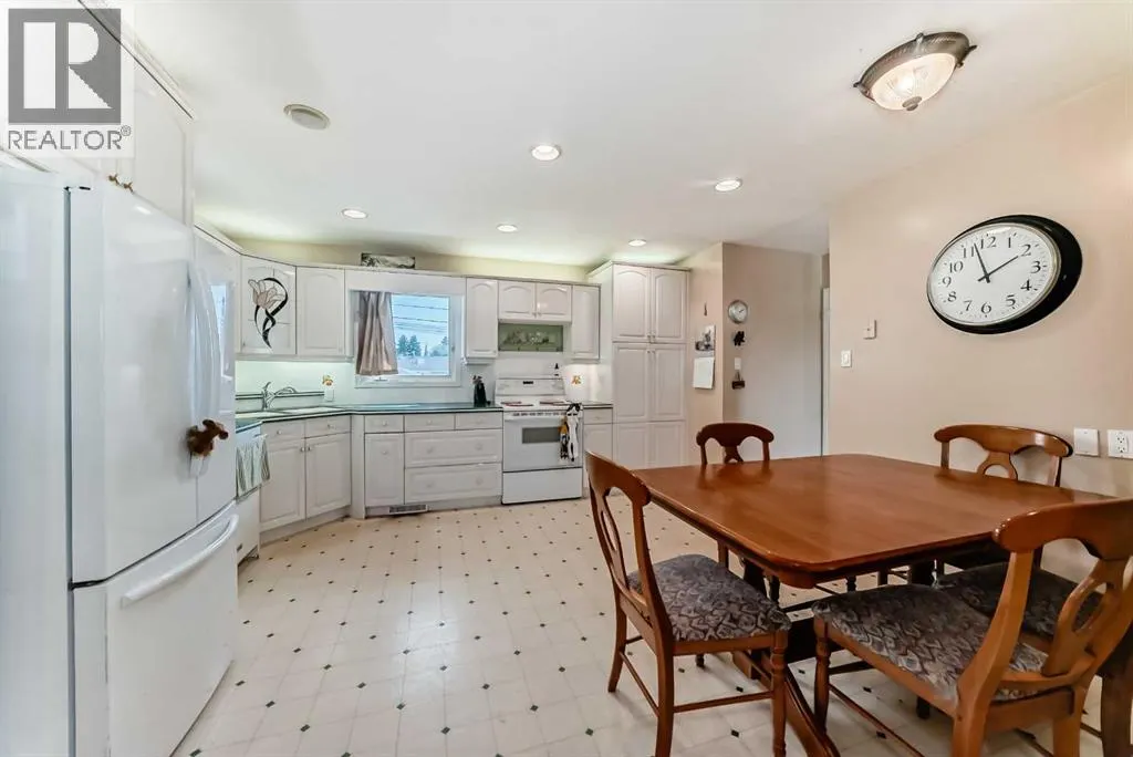 2107 Munro Drive NE