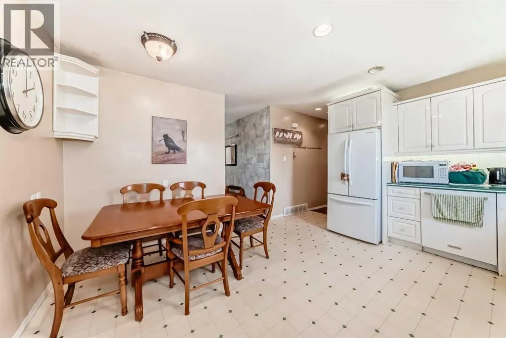 2107 Munro Drive NE