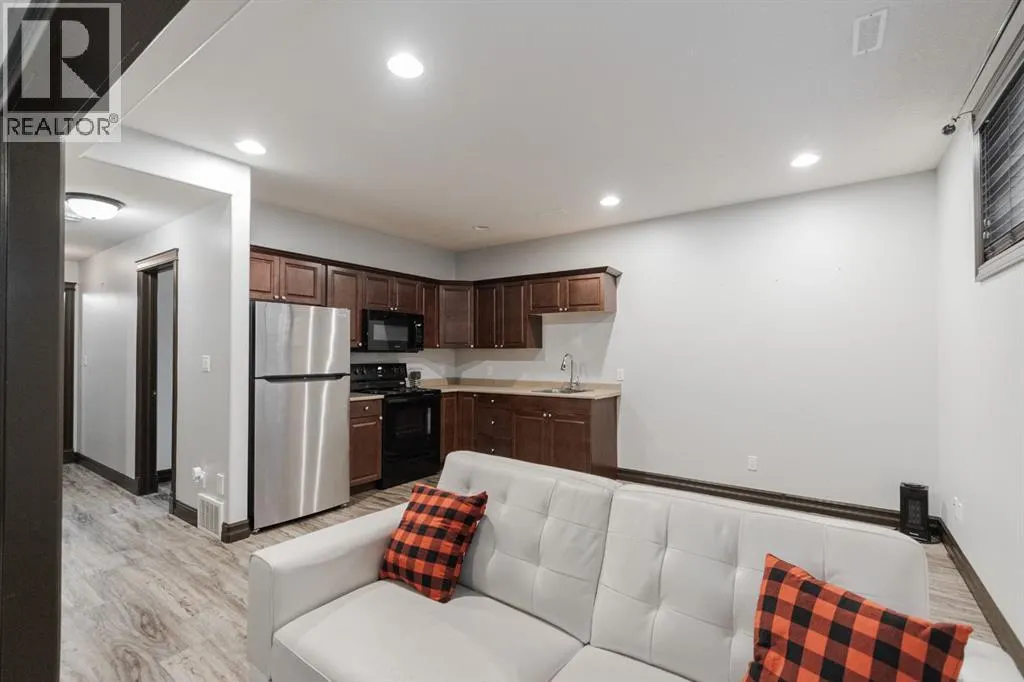 161 Lynx Crescent