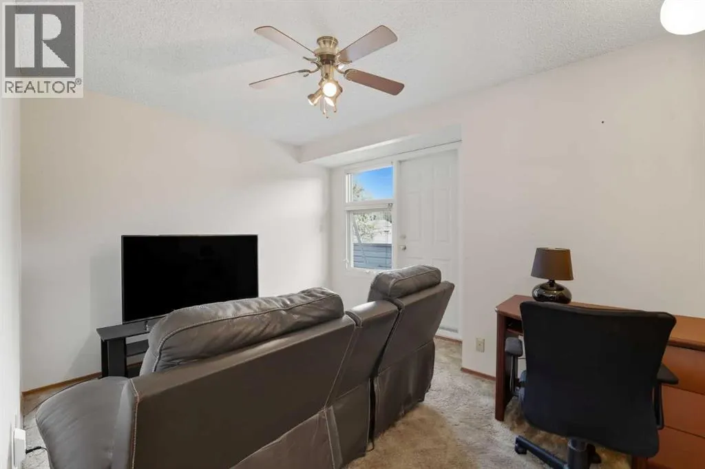 719 Willamette Drive SE