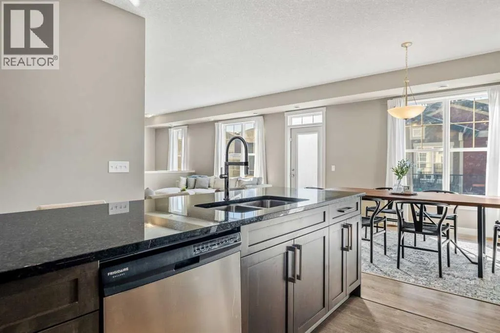 310 Cranford Walk SE