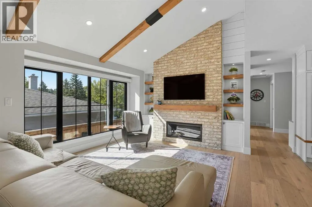 7 Roselake Street NW
