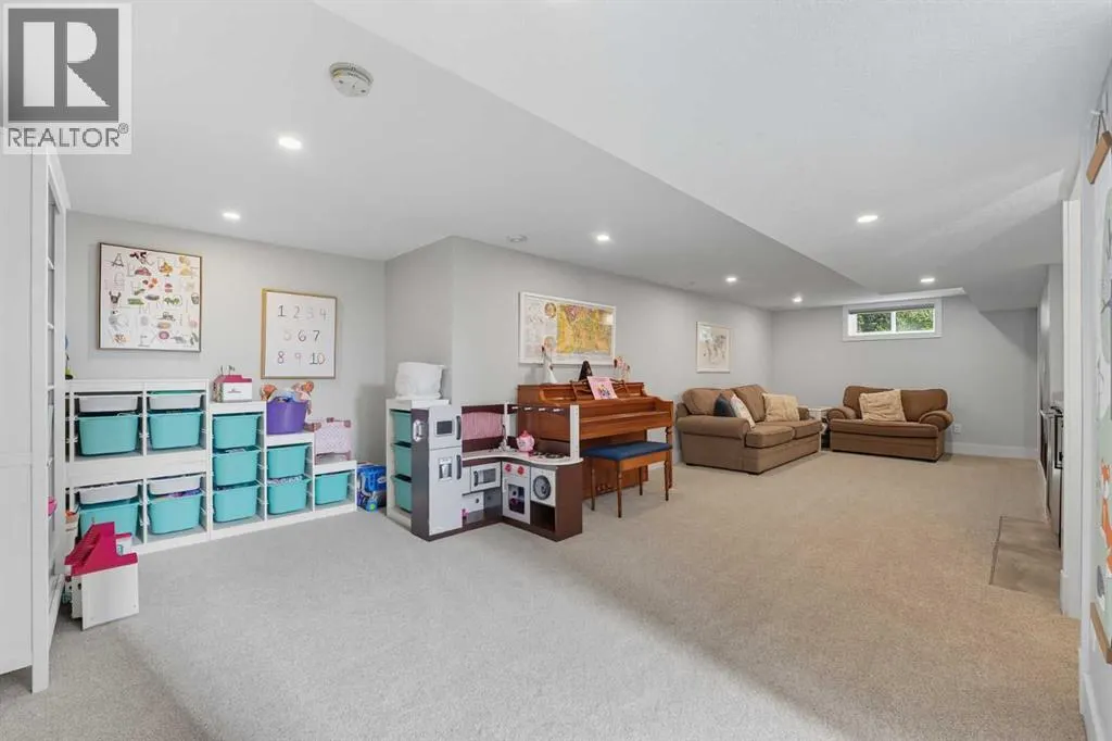7 Roselake Street NW