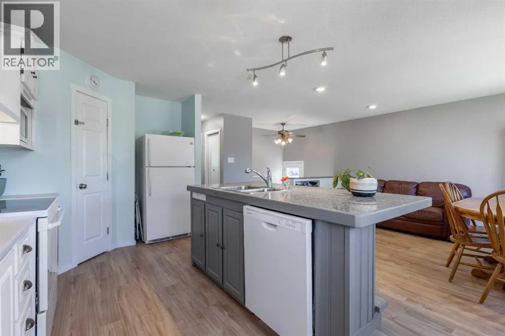 67 Laval Boulevard W