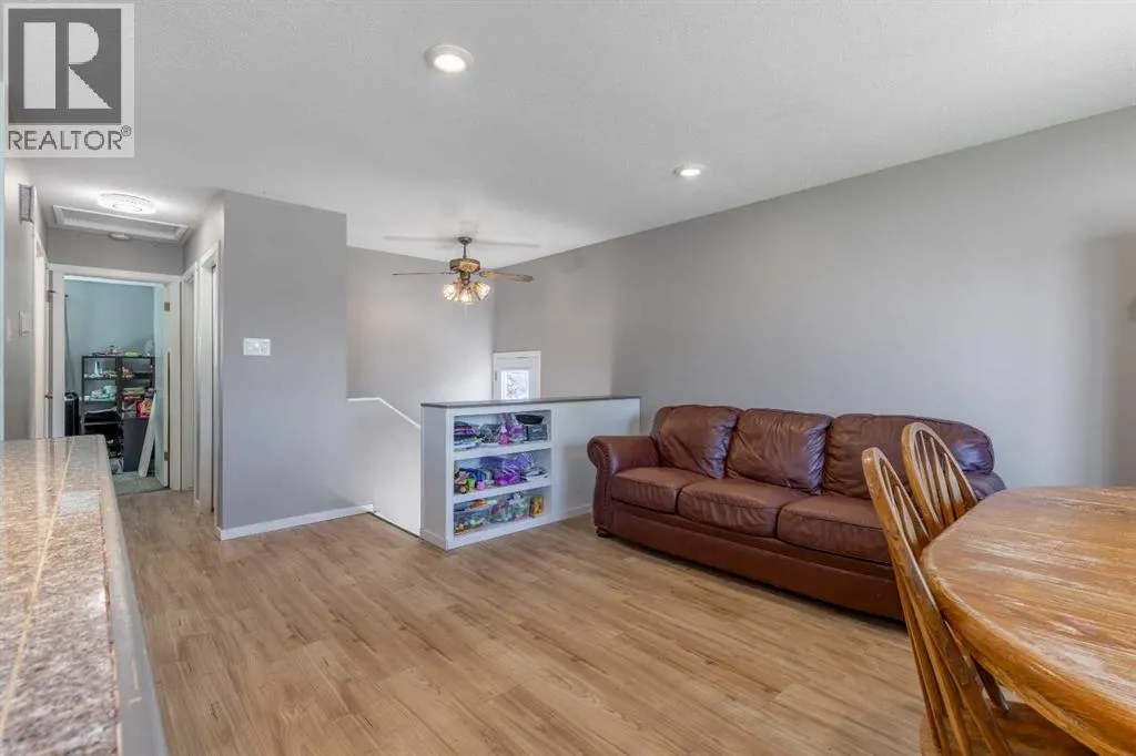 67 Laval Boulevard W