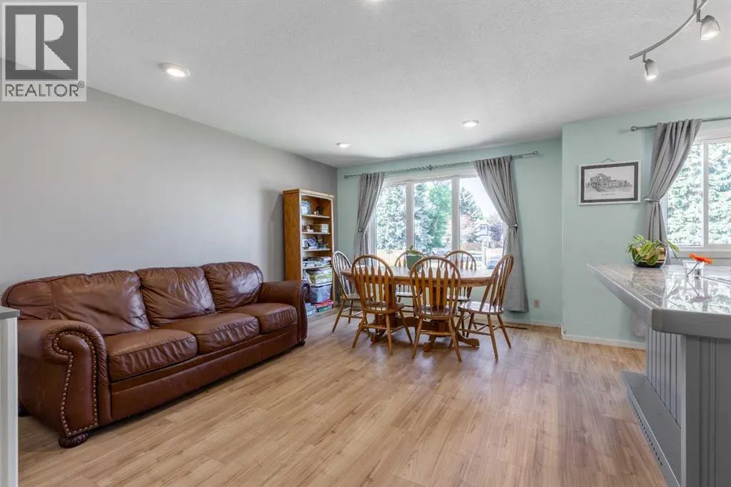 67 Laval Boulevard W