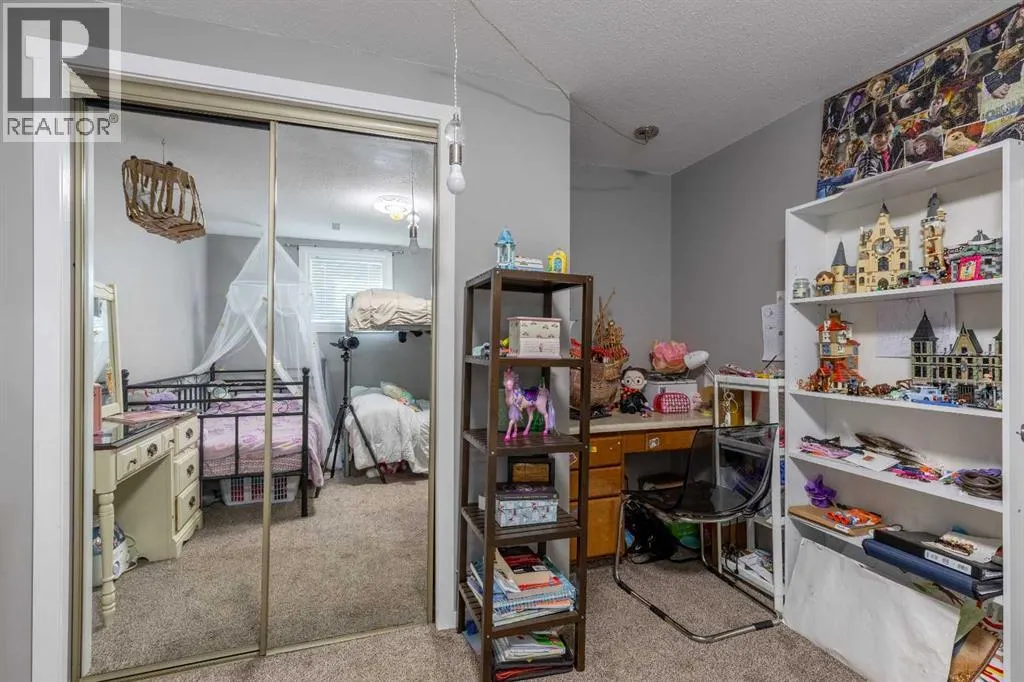67 Laval Boulevard W