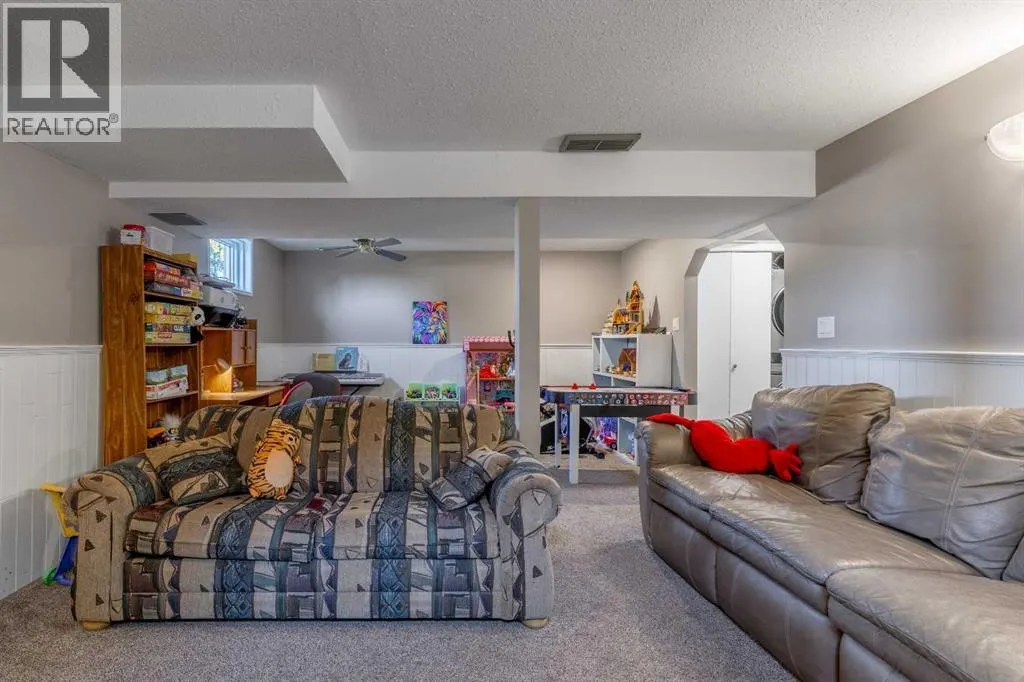 67 Laval Boulevard W